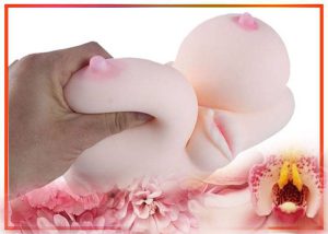 âm đạo và đôi vú căng tròn bướm giả khỏa thân, âm đạo silicon cao cấp và hậu môn có rung: Vú nhân tạo cực lớn tích hợp 3 bộ phận tăng khoái cảm gồm núm vú giả, âm đạo và hậu môn trong cùng một sản phẩm giúp bạn thỏa mãn nhu cầu sinh lý và luyện tập kéo dài thời gian xuất tinh. Chất liệu silicon cao cấp mềm mại đàn hồi mang đến cảm giác chân thật nhất cho người đeo. Đáng chú ý, sản phẩm còn đi kèm cục rung giúp tăng kích thích, hưng phấn trong quá trình sử dụng.