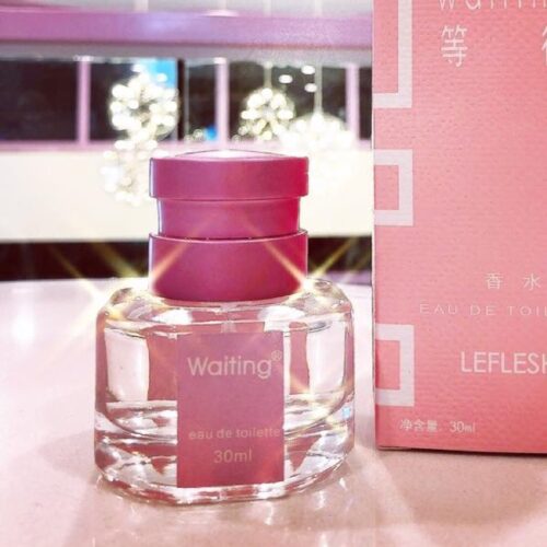 nước hoa kích dục nữ Waiting được coi là công cụ tạo cảm hứng tuyệt vời cho các cặp đôi. Hiện sản phẩm này đang thu hút được rất nhiều sự quan tâm của giới trẻ bởi không chỉ mang lại cảm giác kích thích khiến người dùng chủ động hơn trong cuộc yêu mà còn giúp tăng cảm giác thăng hoa và dễ đạt cực khoái hơn. Vậy Nước hoa tình yêu Waiting là gì, công dụng cụ thể ra sao và đâu là sản phẩm tốt nhất trên thị trường hiện nay? Bài viết dưới đây sẽ giải đáp tất cả những điều này, cùng tìm hiểu ngay nhé!